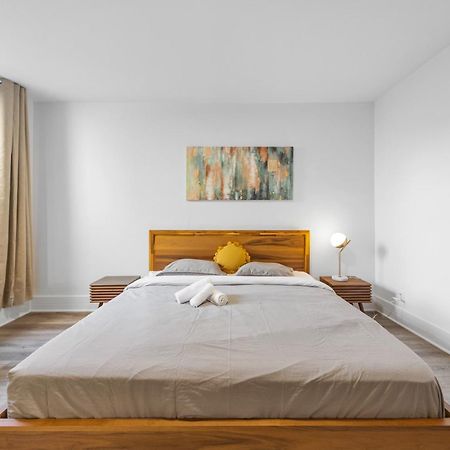Modern And Cozy 4 Bedrooms Sleep 12 モントリオール エクステリア 写真