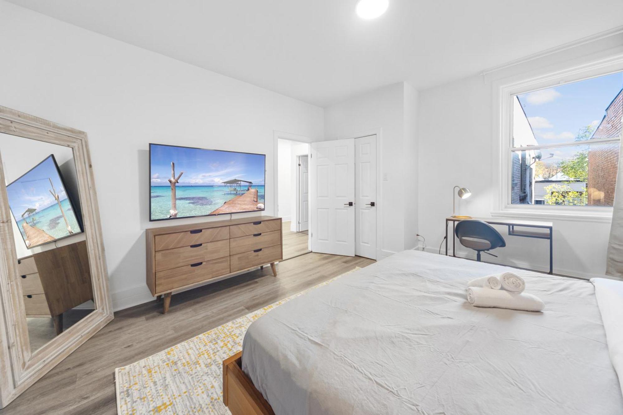 Modern And Cozy 4 Bedrooms Sleep 12 モントリオール エクステリア 写真