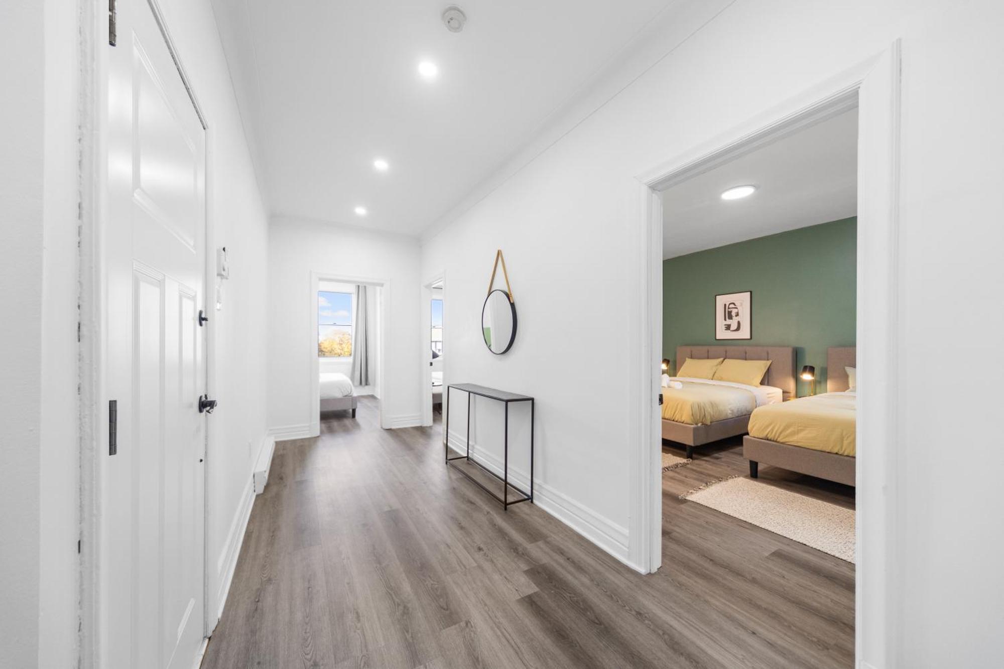 Modern And Cozy 4 Bedrooms Sleep 12 モントリオール エクステリア 写真