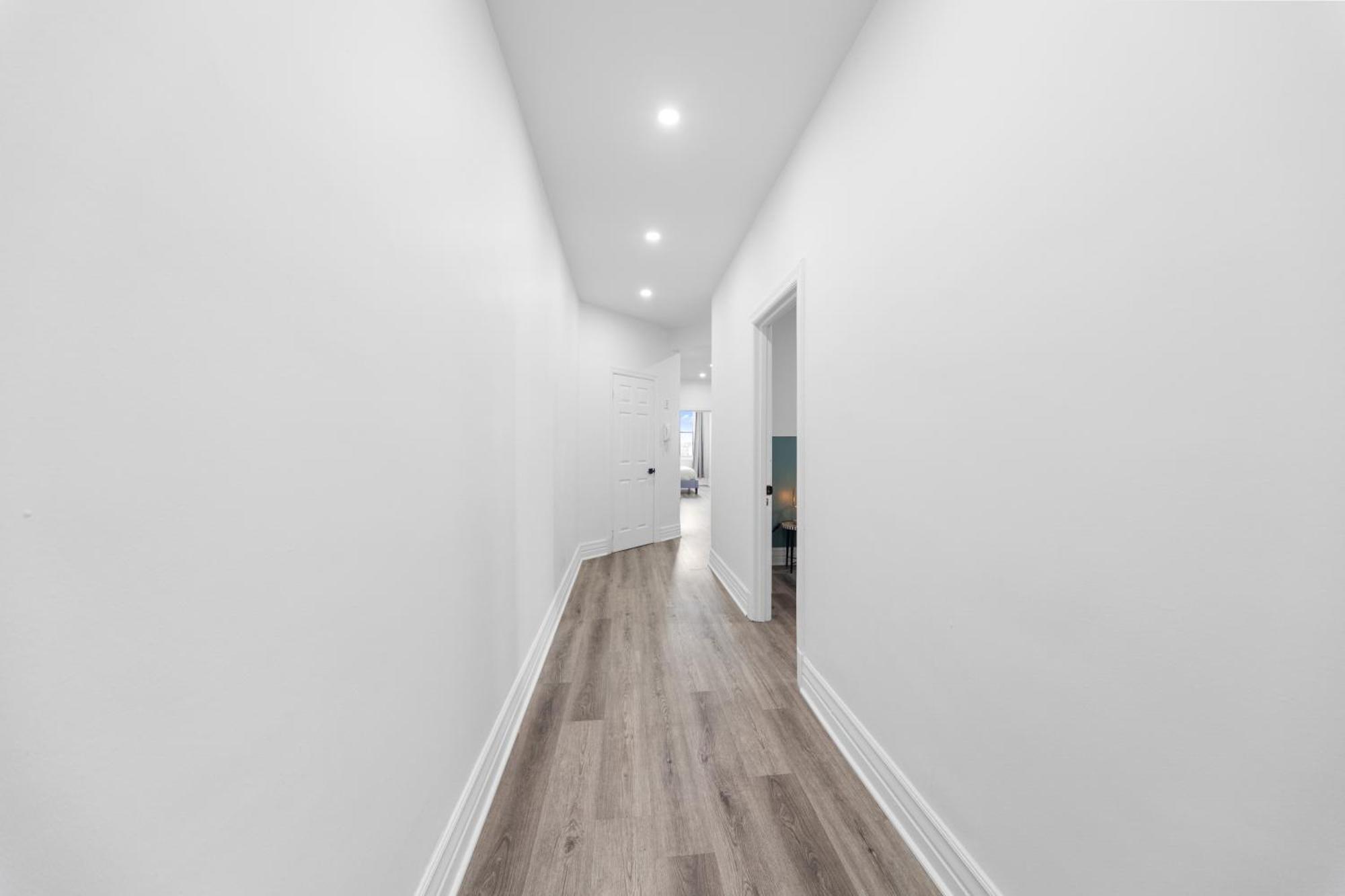 Modern And Cozy 4 Bedrooms Sleep 12 モントリオール エクステリア 写真