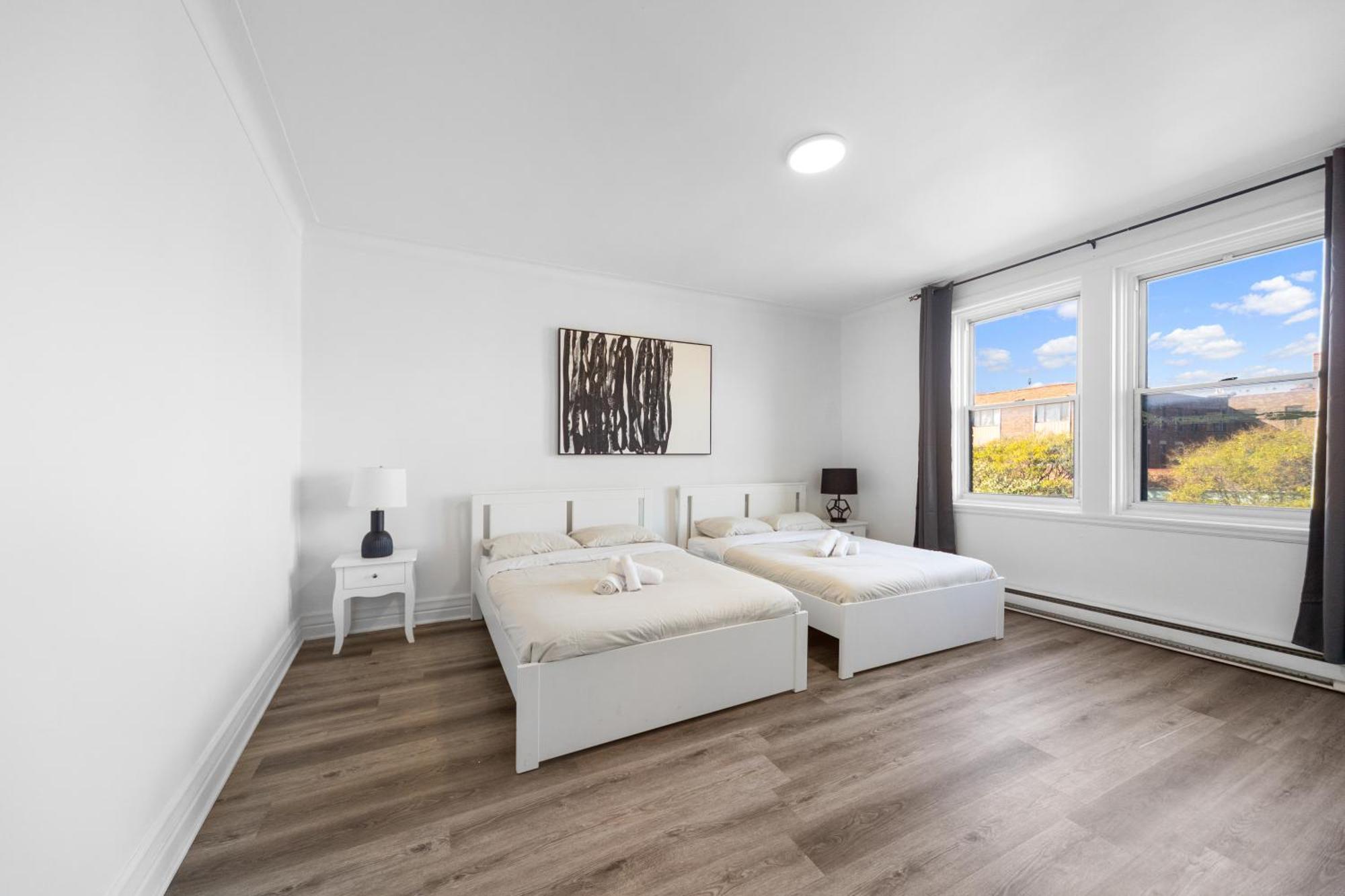 Modern And Cozy 4 Bedrooms Sleep 12 モントリオール エクステリア 写真