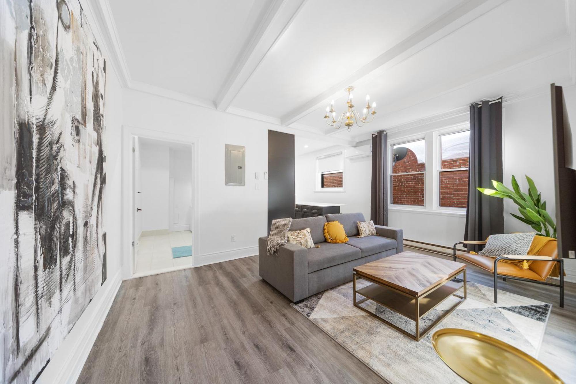 Modern And Cozy 4 Bedrooms Sleep 12 モントリオール エクステリア 写真