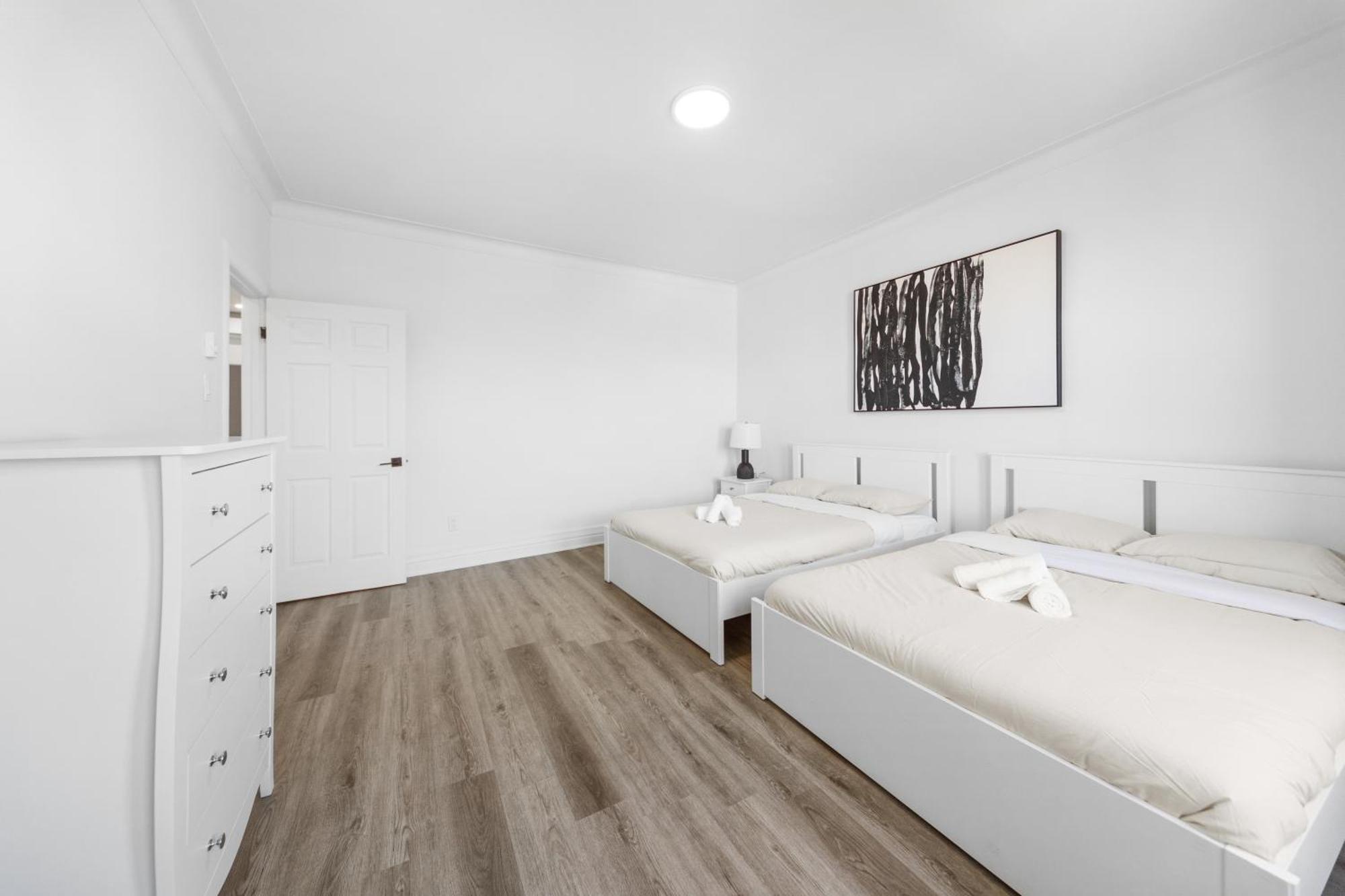 Modern And Cozy 4 Bedrooms Sleep 12 モントリオール エクステリア 写真