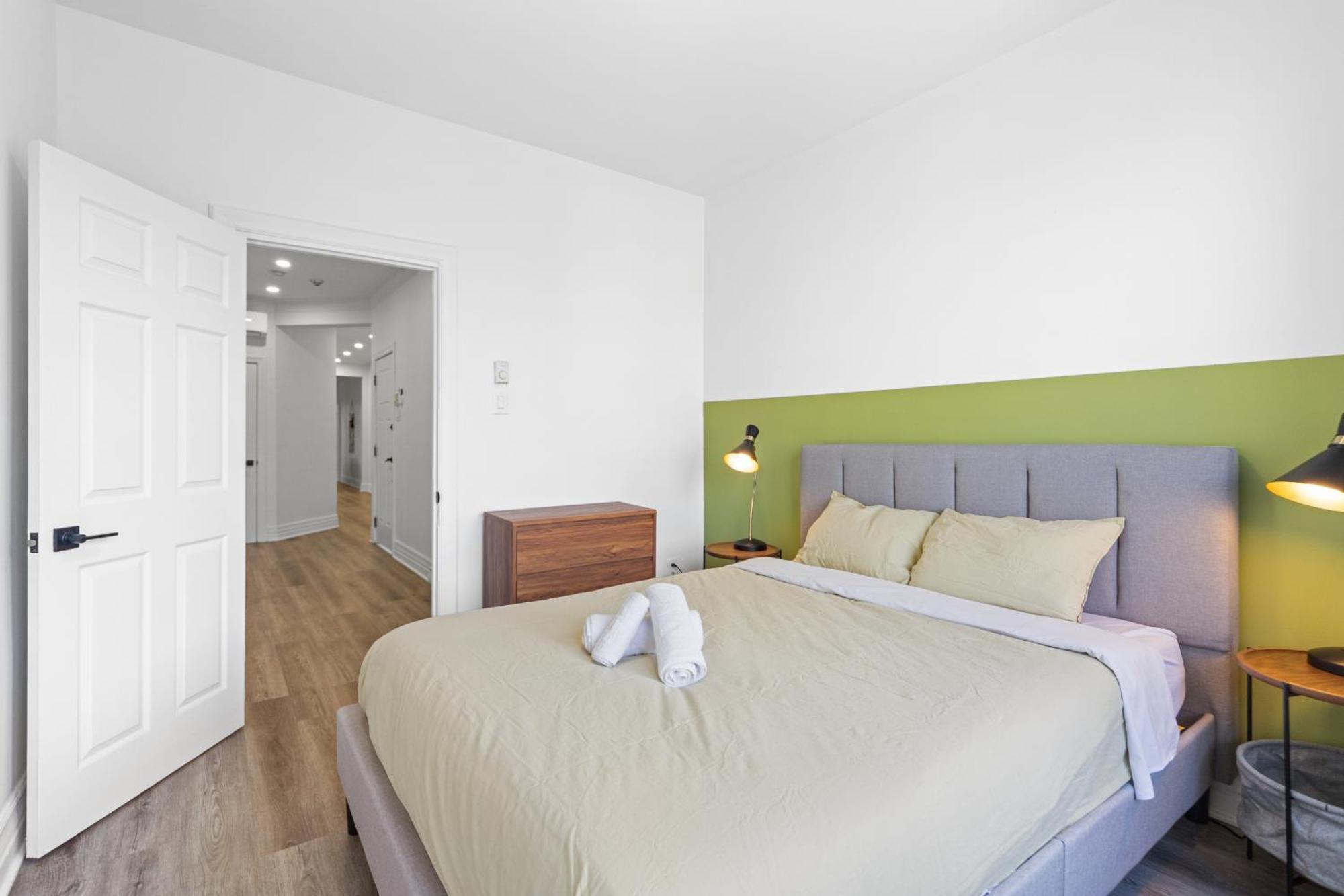 Modern And Cozy 4 Bedrooms Sleep 12 モントリオール エクステリア 写真